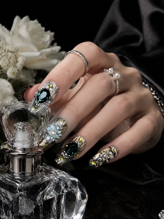 Serpentine Emerald Tapestry | LUMlix Haute Nail