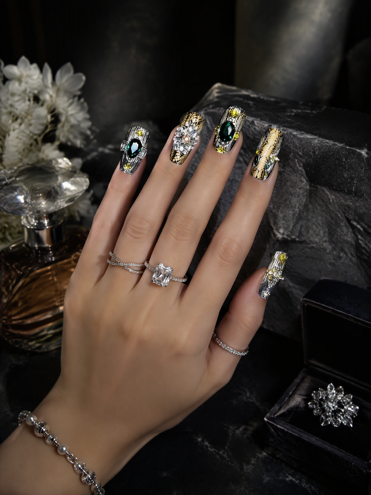 Serpentine Emerald Tapestry | LUMlix Haute Nail