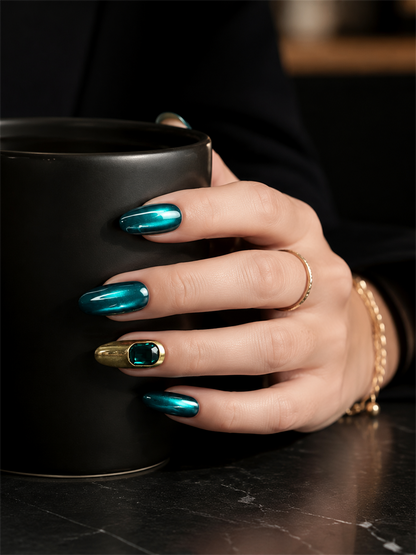 Verdant Sovereign's Gaze | LUMlix Haute Nail