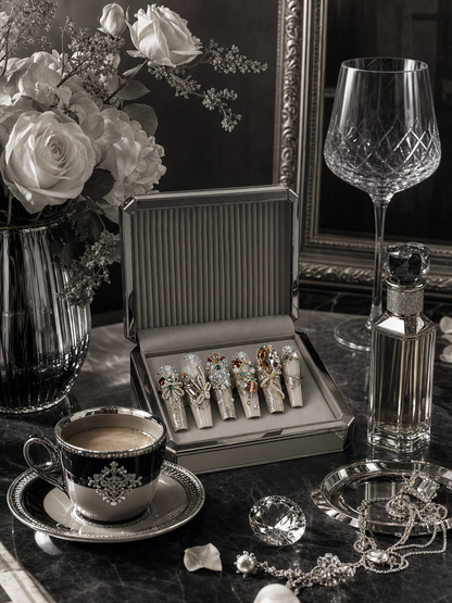 Gilded Holiday Opulence | LUMlix Haute Nail