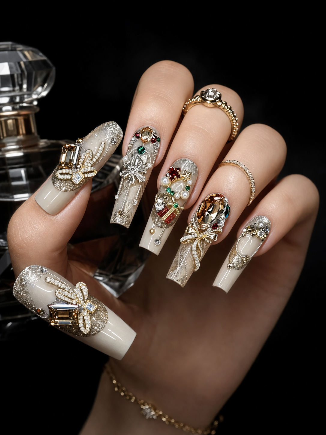 Gilded Holiday Opulence | LUMlix Haute Nail