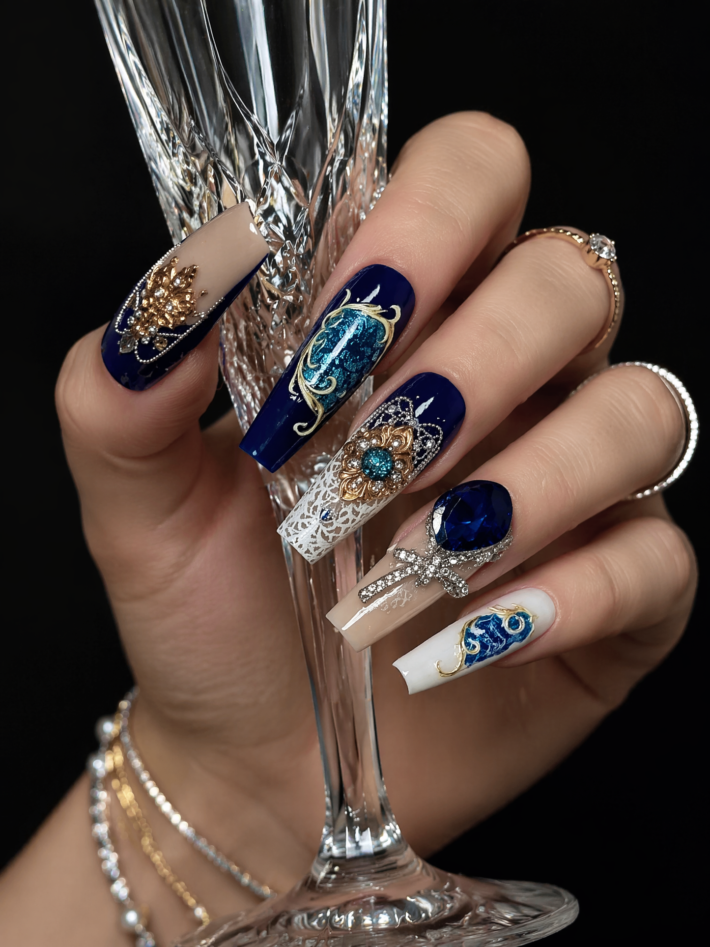 Midnight Sovereign's Crest | LUMlix Haute Nail